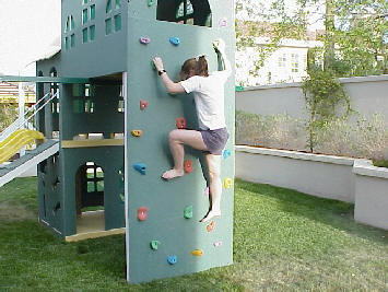 aspenchaletmod09_10climbingwall1.jpg